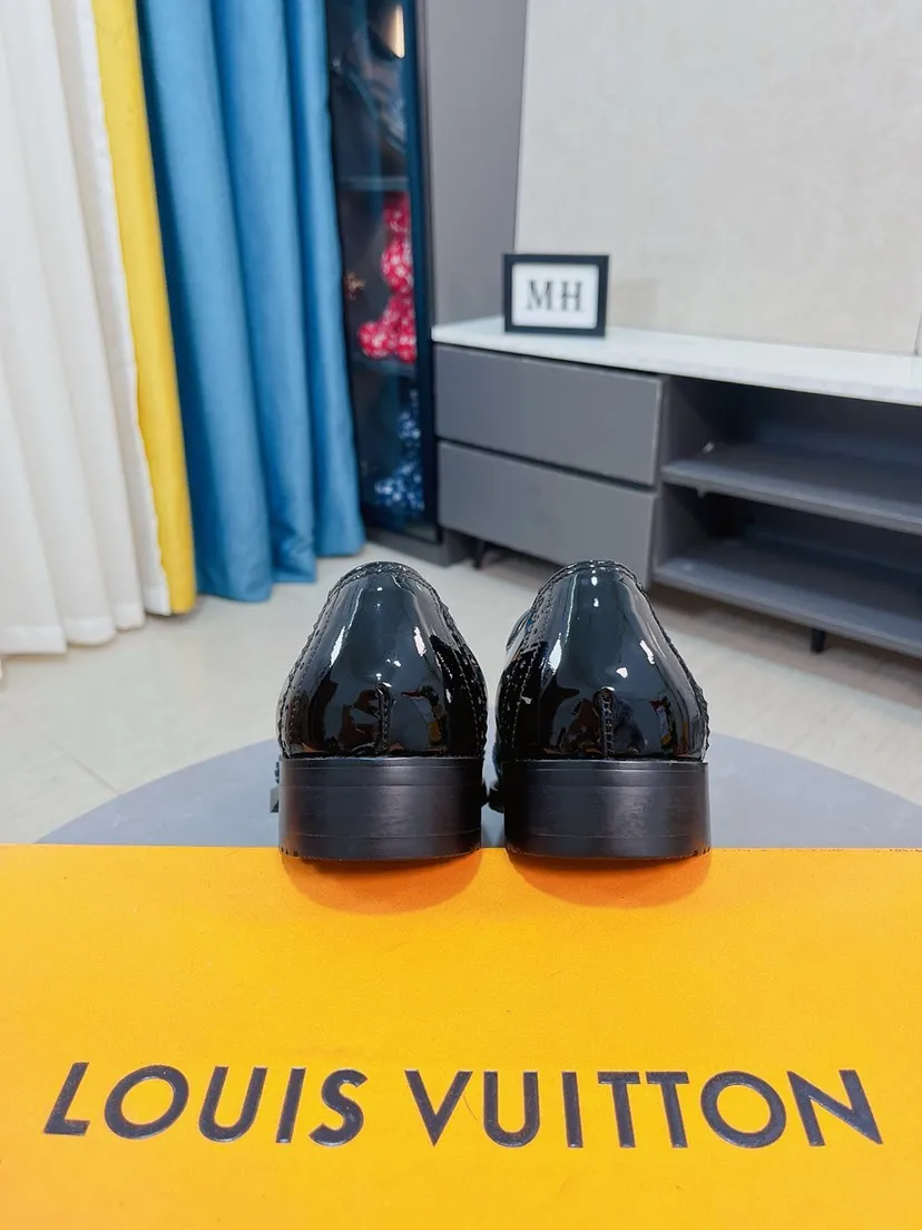 Men's Men's Shoes 💰480🌹🌹《Lv》The latest and most popular casual business leather shoes, top brands [Seduce] Luxury ~ Purchasing, [Strong] The uppers are made of imported patent leather with printed original material ➕ Genuine leather lining (•) fine workmanship. The original stylish and stylish soft rubber wear-resistant and non-slip outsole is light and comfortable on the feet. The real thing looks better in real life. 38-44, 45 can be customized.